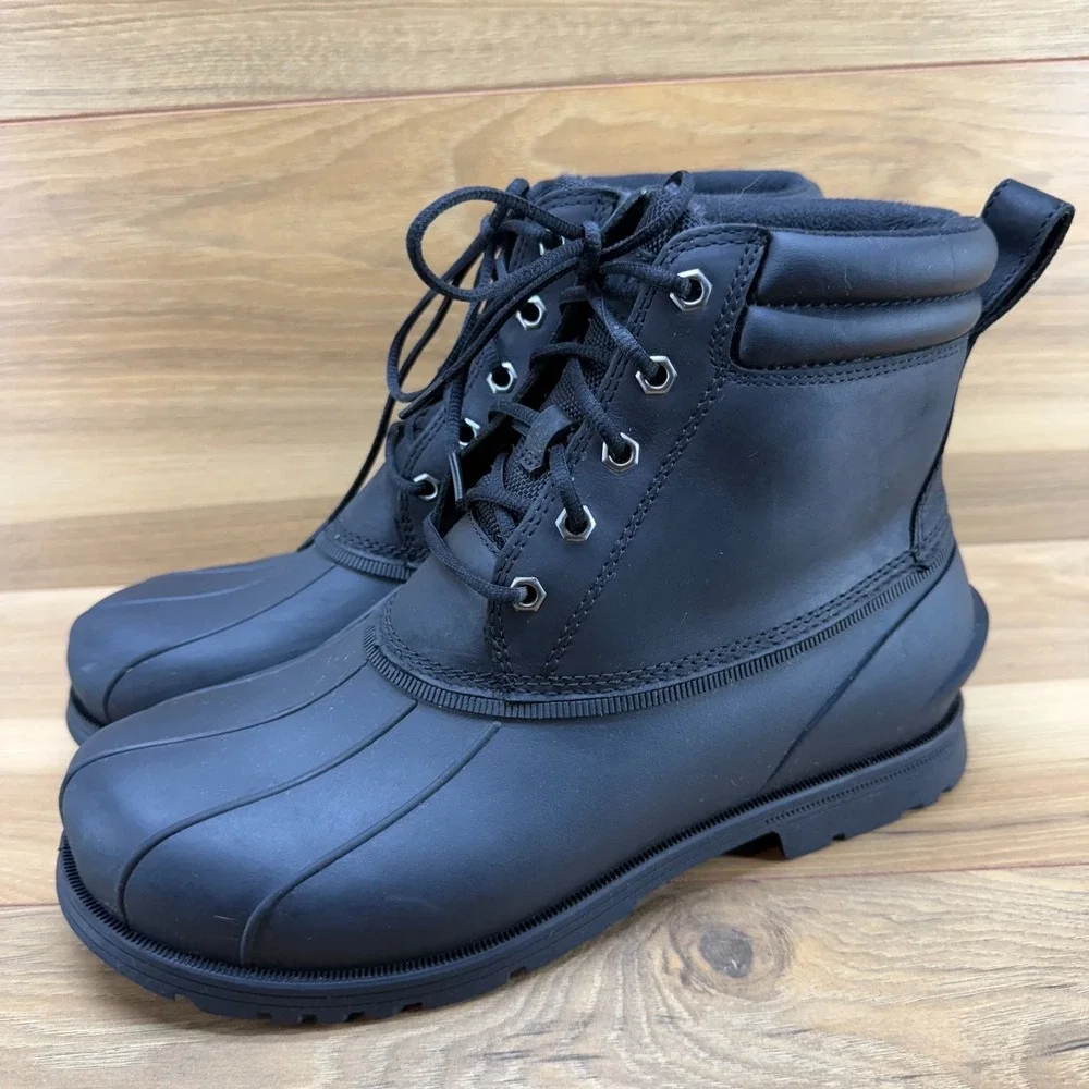 UGG Youth Big Boys Boots Size 7.5 Gaston Mid Duck Waterproof‎ Lace Up